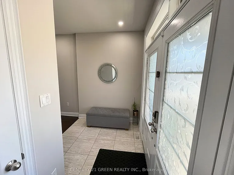 199 Windfields Farm Dr W — Photo 4