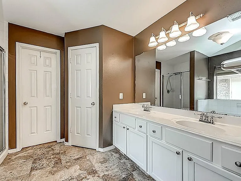2910 Huntington Way — Photo 12