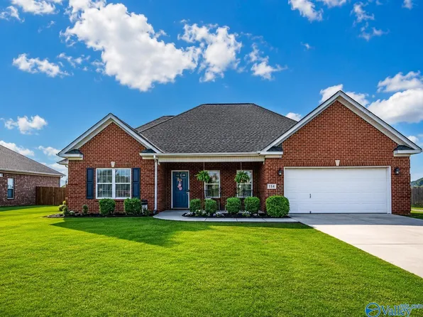 114 Evergreenview Dr, Hazel Green, AL 35750