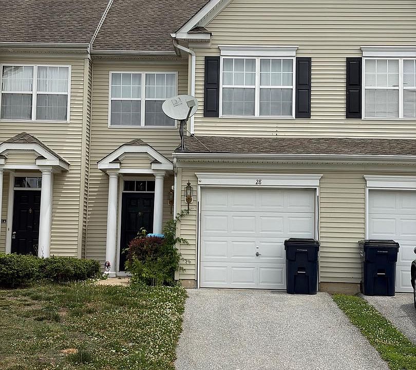 1st image of 28 Harrowgate Dr