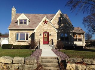 2051 Park St, Cross Plains, WI 53528