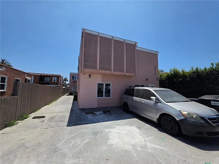 2672 S Redondo Blvd — Photo 13