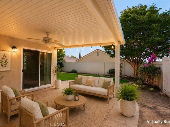 768 Moonlight Ct, Banning, CA 92220