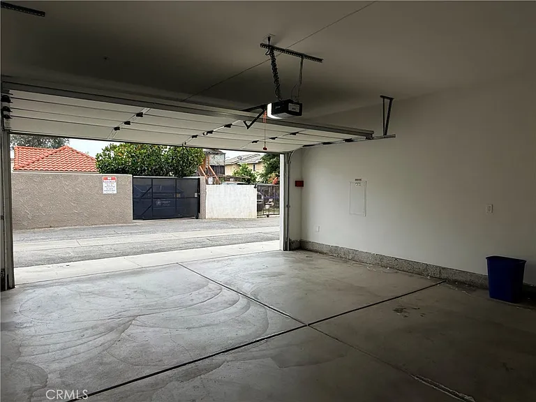 242 S Redwood Ave #C — Photo 14