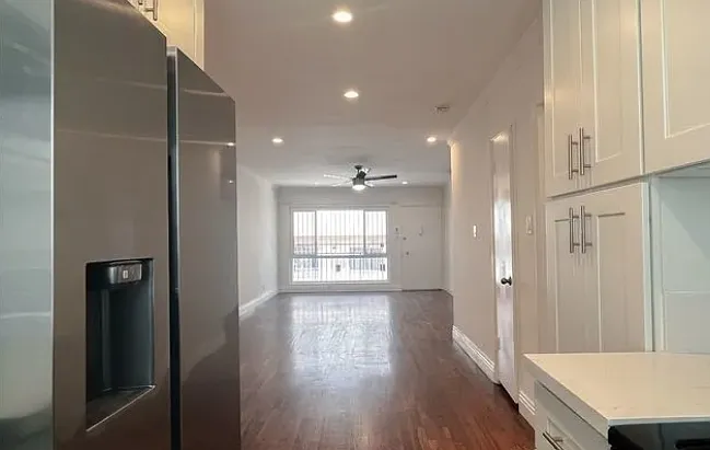 1023 N Hayworth Ave #5 — Photo 6