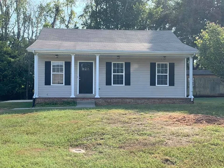 2837 Teakwood Dr — Photo 1