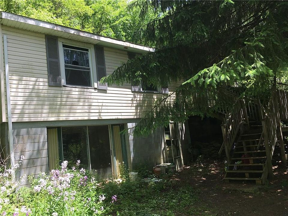 2nd image of 4111 Newcomb Hollow Rd