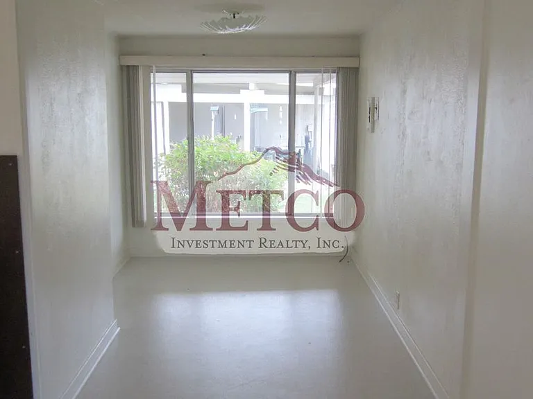 2150 Van Buren St — Photo 4