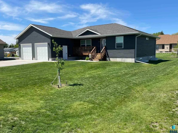 721 Oak St, Alexandria, SD 57311