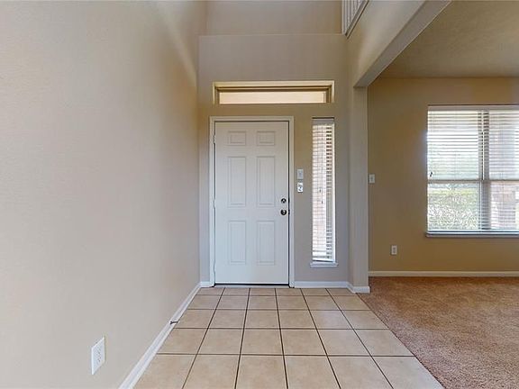 4th image of 1505 Brook Hollow Dr