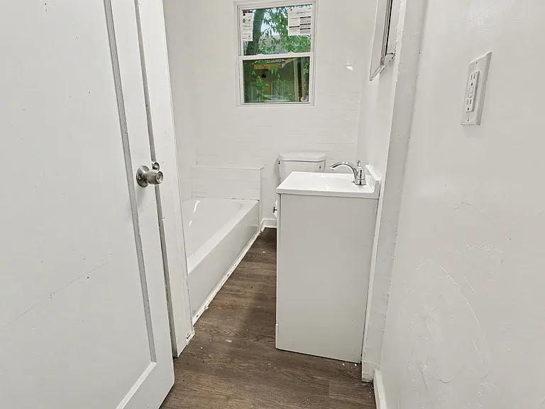 2720 23rd St W — Photo 5