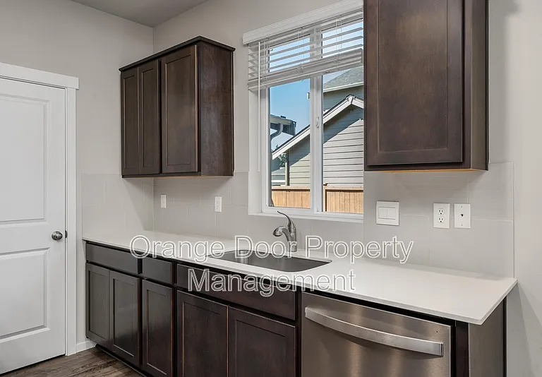 5611 151st Street Ct E — Photo 10