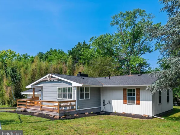 7802 Gary Ln, Severn, MD 21144
