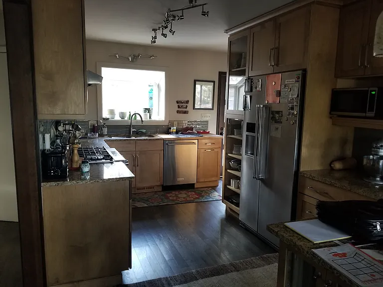 926 Village Green Ln — Photo 7