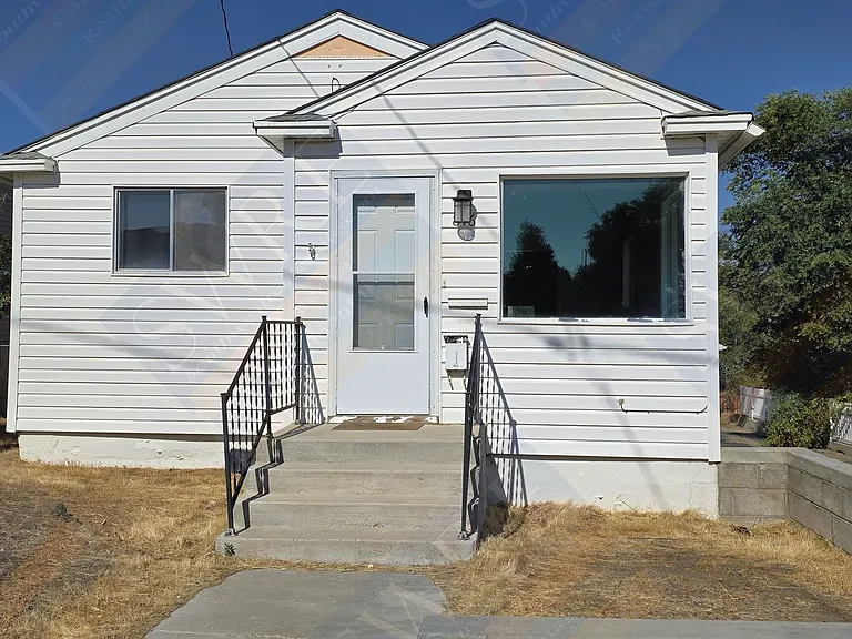 816 Walnut St — Photo 1