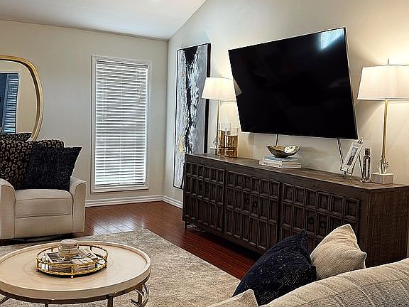 3rd image of 1786 Killough Rd N