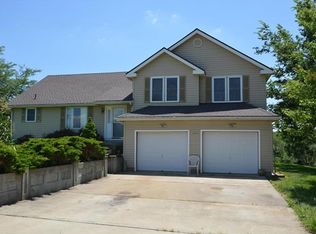 30515 W 95th St, De Soto, KS 66018