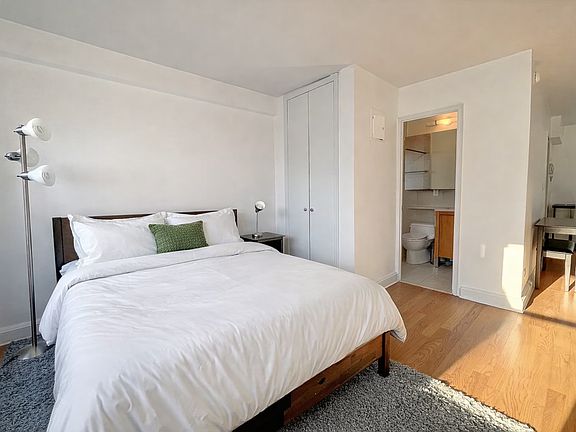 3rd image of 132 E 35th St #18A