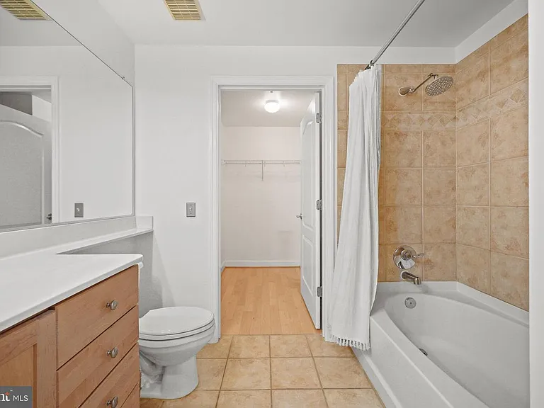 1441 Rhode Is #808 — Photo 24