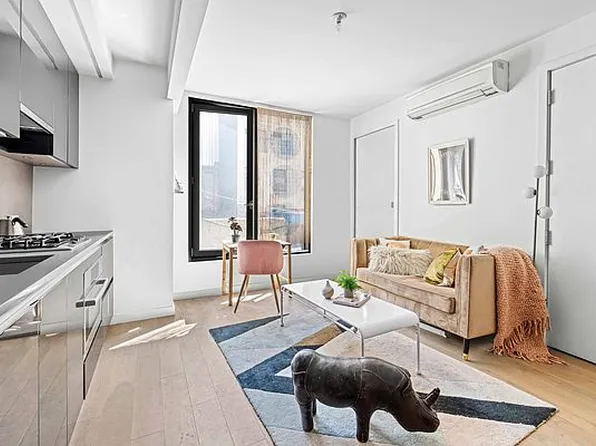 196 S 1st St #2B, Brooklyn, NY 11211