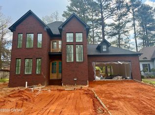 12 Oakmont Woods Dr, Jackson, TN 38305