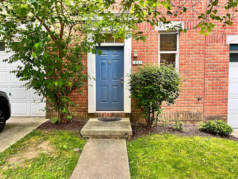 1607 E Fairmount Ave — Photo 2