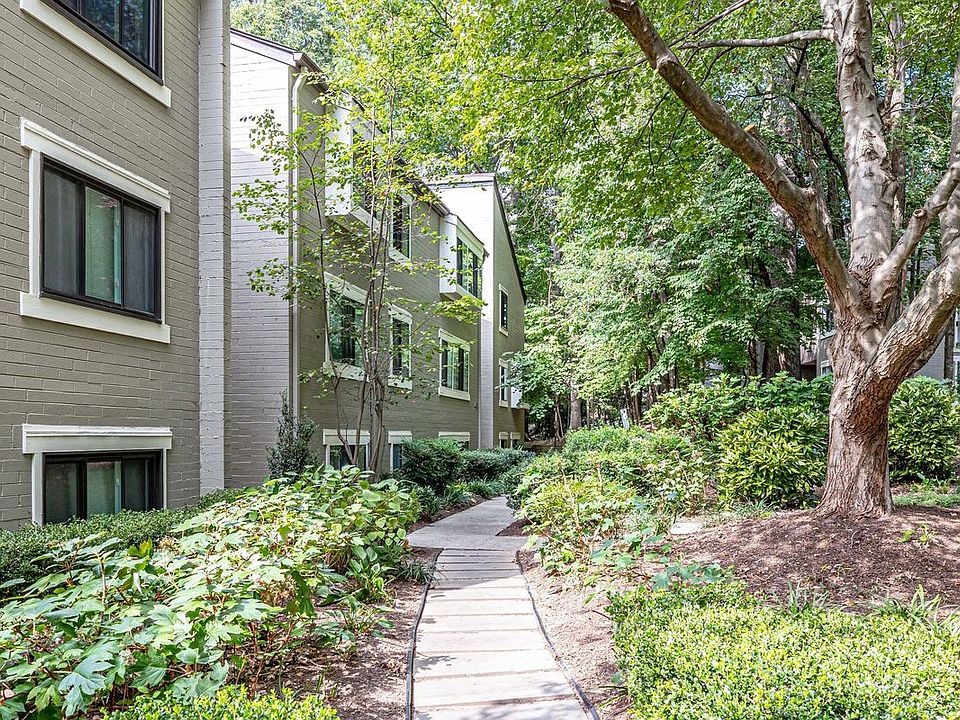 1st image of 2210 Springwood Dr APT 207