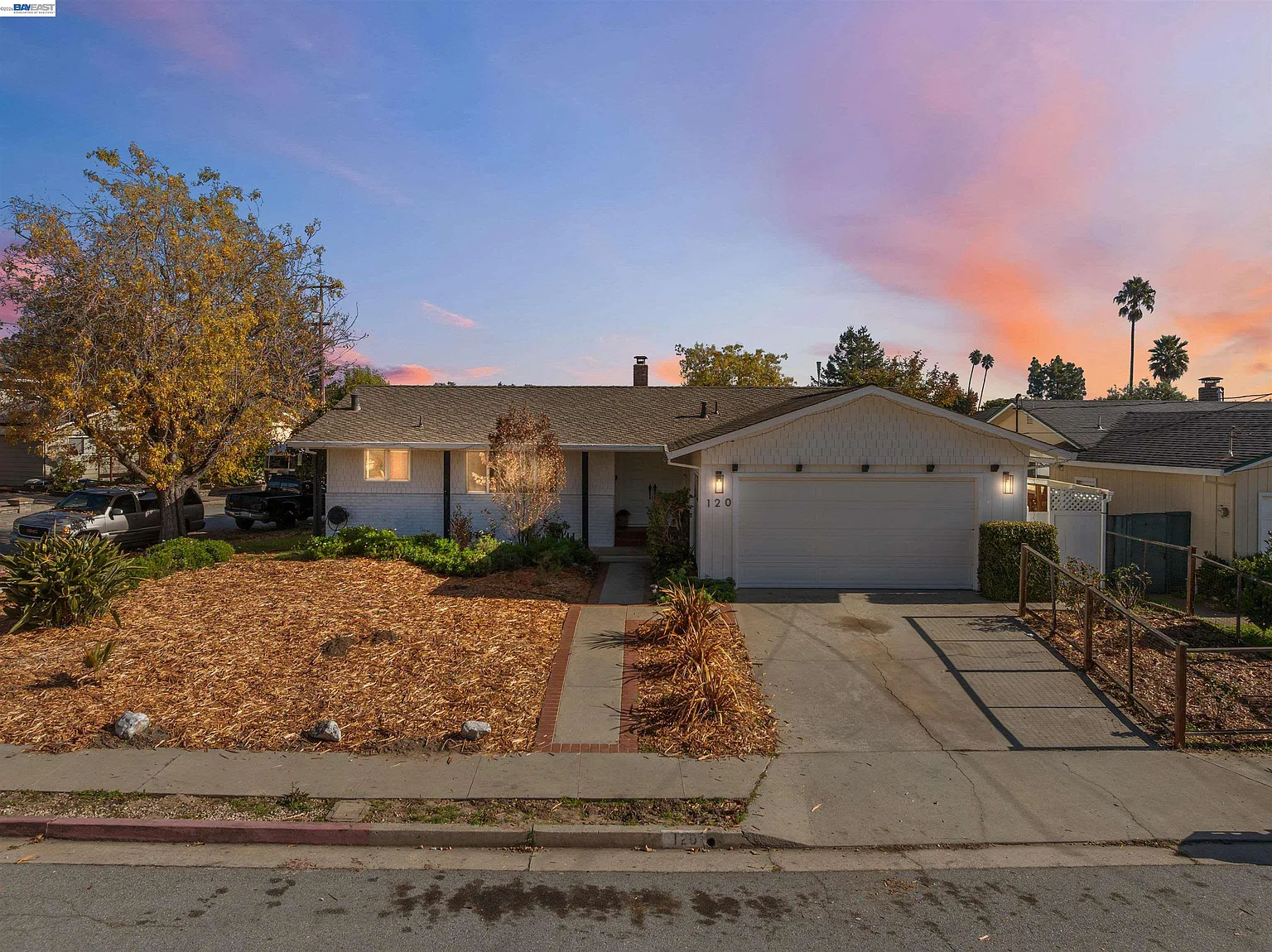 120 Corinne Ave photo 1