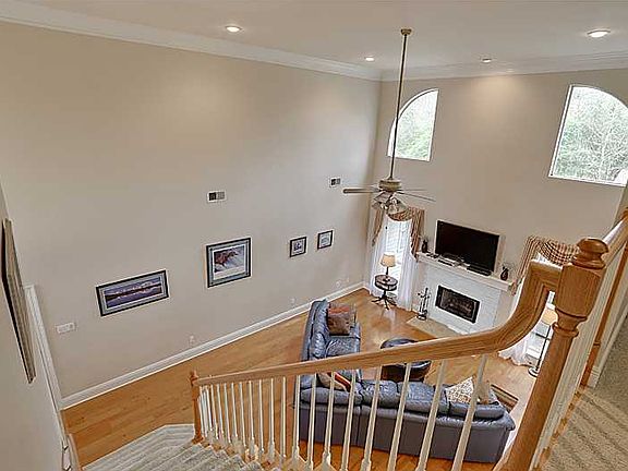 4th image of 281 Bunting Dr