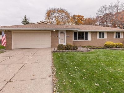 4707 Vezber Dr, Seven Hills, OH, 44131
