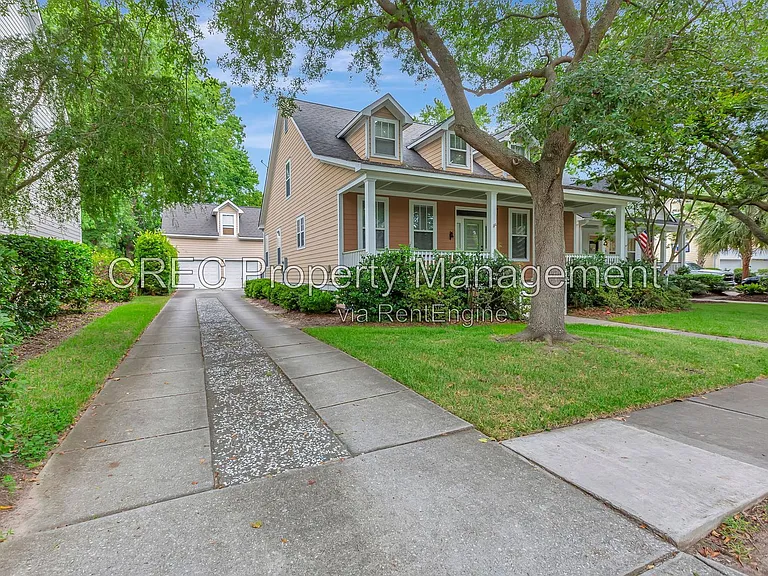 1071 Barfield St — Photo 3
