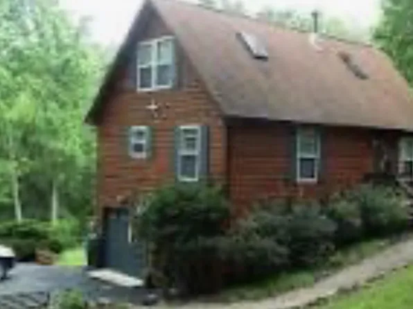 367 Northern Spy Dr, Linden, VA 22642