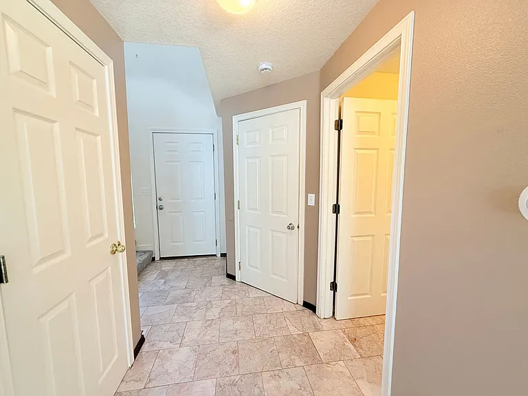 2914 SW 214th Ave — Photo 4