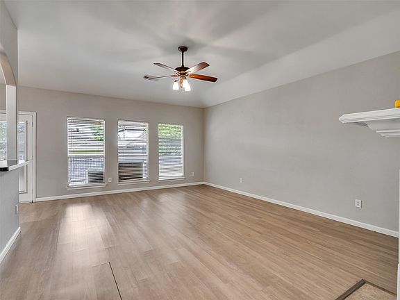 5th image of 2310 Highland Crossing Dr