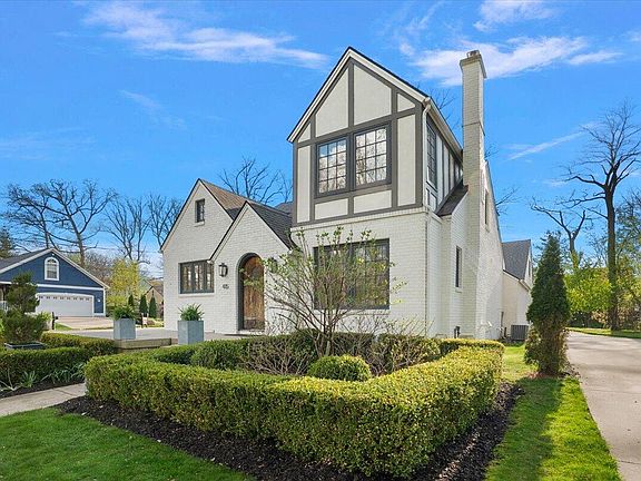 4th image of 415 Lakeside Dr SE