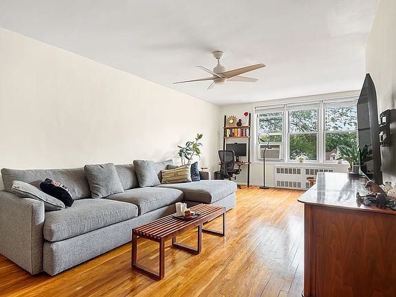 5th image of 150 Hawthorne St APT 5D