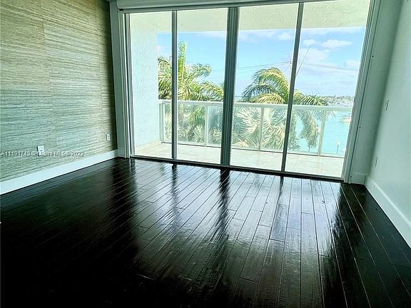 4th image of 10 Venetian Way APT 404