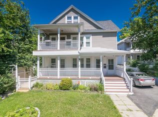 386-388 Carew St, Springfield, MA 01104