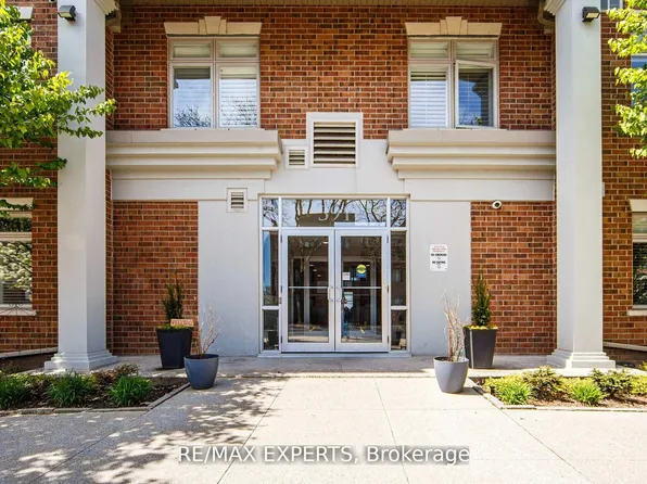 391 Plains Rd E #102, Burlington, ON L7T 4M2