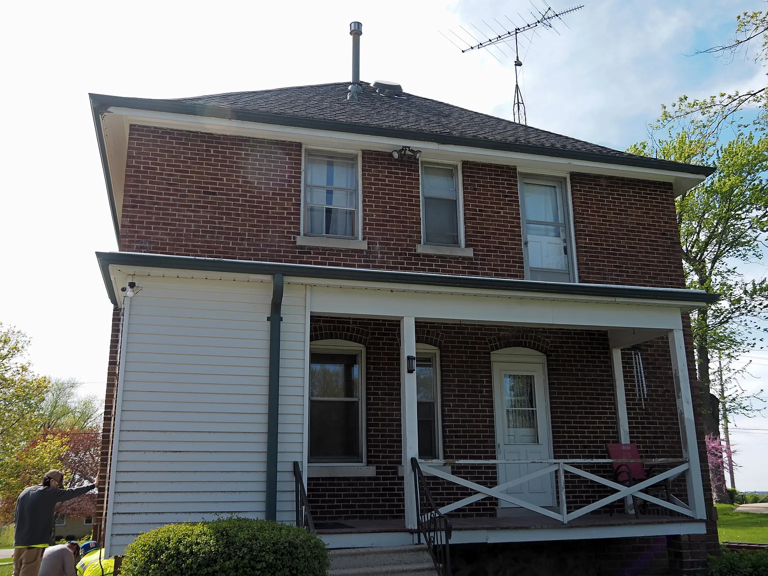 4 bed, 1.5 bath, 1400 sqft, $1,800 — Photo 4