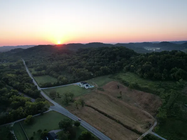 1 Carters Creek Pike, Franklin, TN 37064