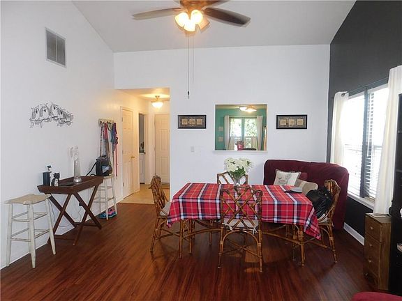 5th image of 8315 Country Meadows Dr