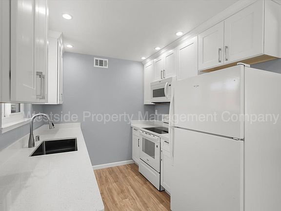4th image of 3340 Cabrillo Ave #3