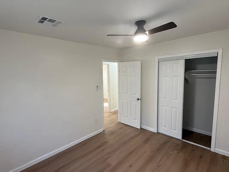 732 SW 46th St — Photo 17