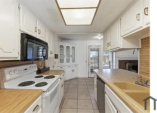 3109 Point East Dr — Photo 8