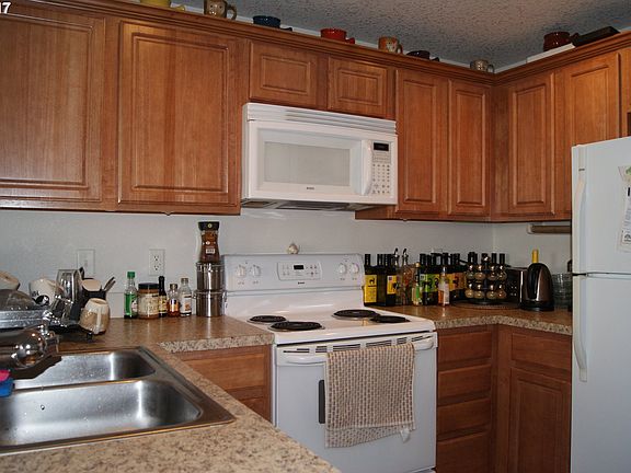 2nd image of 6102 NE 79th Ave
