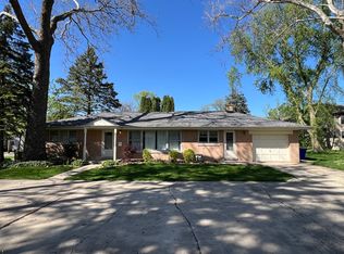 107 S Lorraine Rd, Wheaton, IL 60187