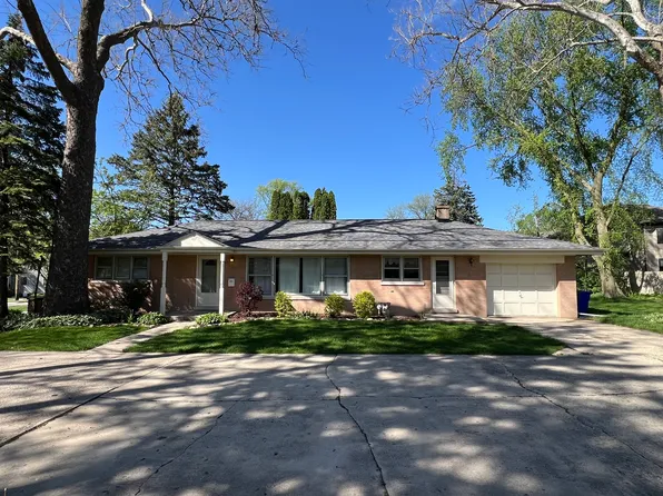 107 S Lorraine Rd, Wheaton, IL 60187