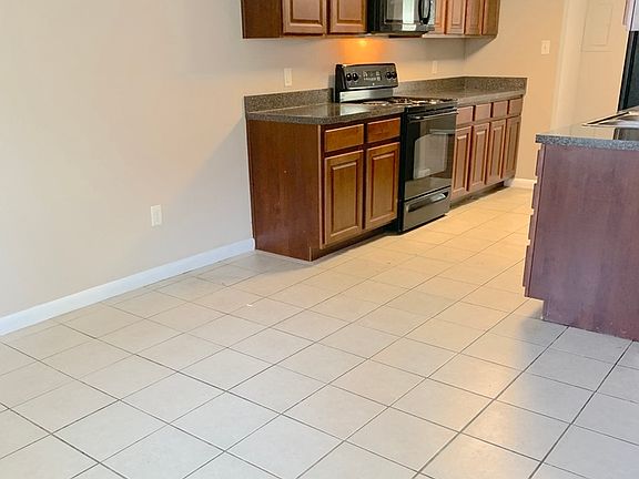 4th image of 5383 Leicester Ct