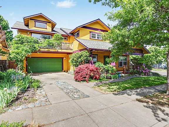 3rd image of 461 Parkside Dr